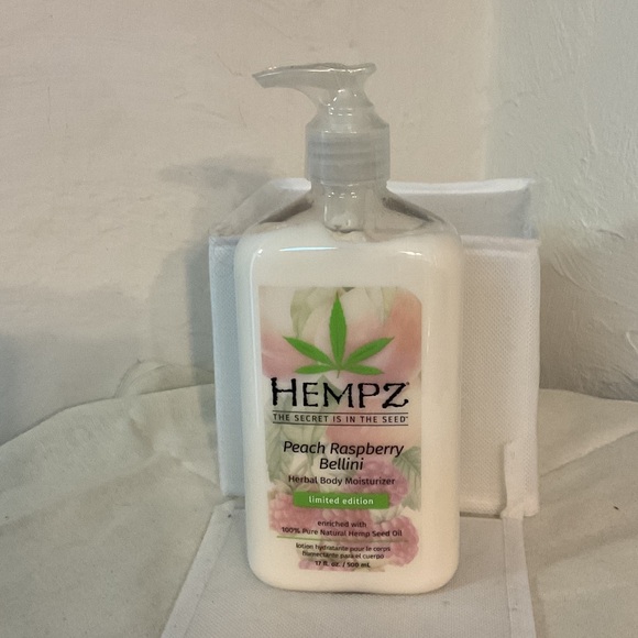 Hempz Other - Hempz Limited Edition Herbal Body Moisturizer, 17fl.oz./500ml., NWT